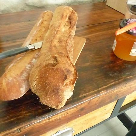 L'Alambic De L'Estuaire Bed & Breakfast Saint-Fort-sur-Gironde Екстериор снимка
