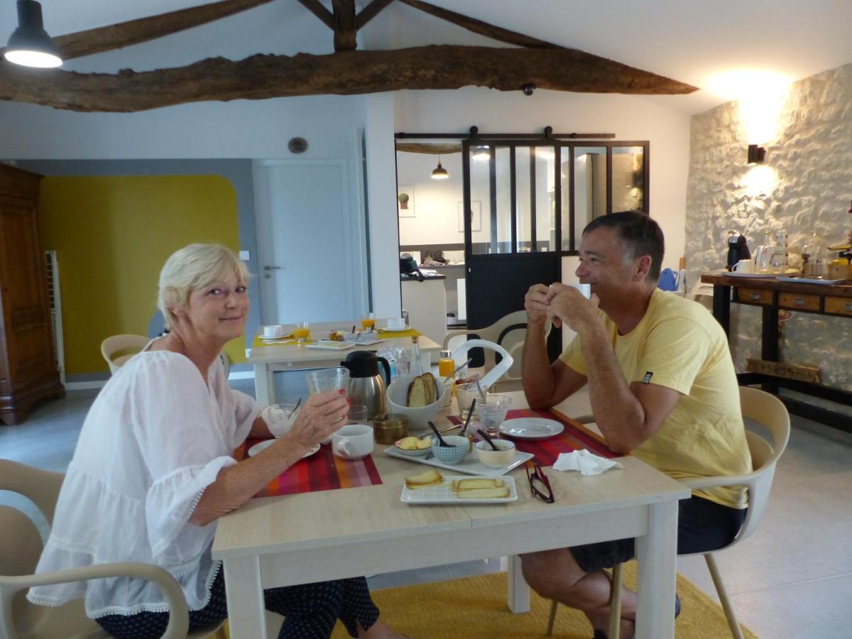 L'Alambic De L'Estuaire Bed & Breakfast Saint-Fort-sur-Gironde Екстериор снимка