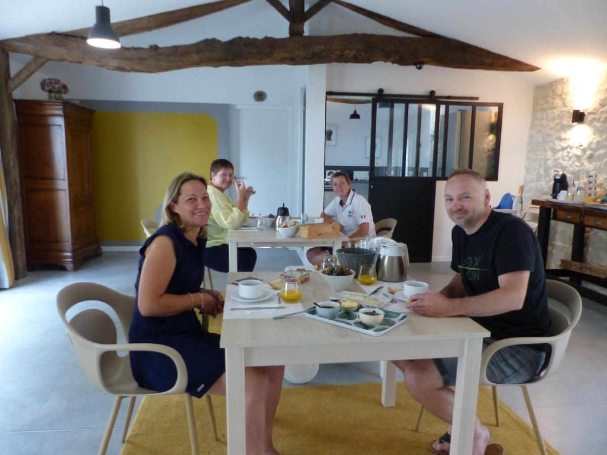 L'Alambic De L'Estuaire Bed & Breakfast Saint-Fort-sur-Gironde Екстериор снимка